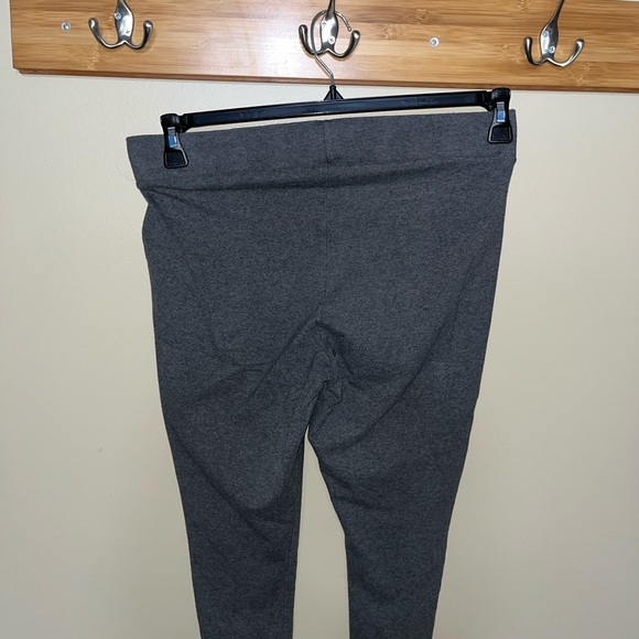 Torrid Gray High-Waisted Leggings - size 2 - Picture 2 of 3